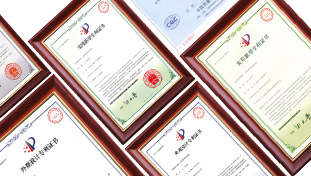 金品泉產(chǎn)品擁有國(guó)家頒發(fā)的衛(wèi)生批件、外觀(guān)設(shè)計(jì)專(zhuān)利、材質(zhì)ROHS（環(huán)保）合格證書(shū)以及12365防偽等相關(guān)證書(shū)，保證代理商安全、放心運(yùn)營(yíng)。